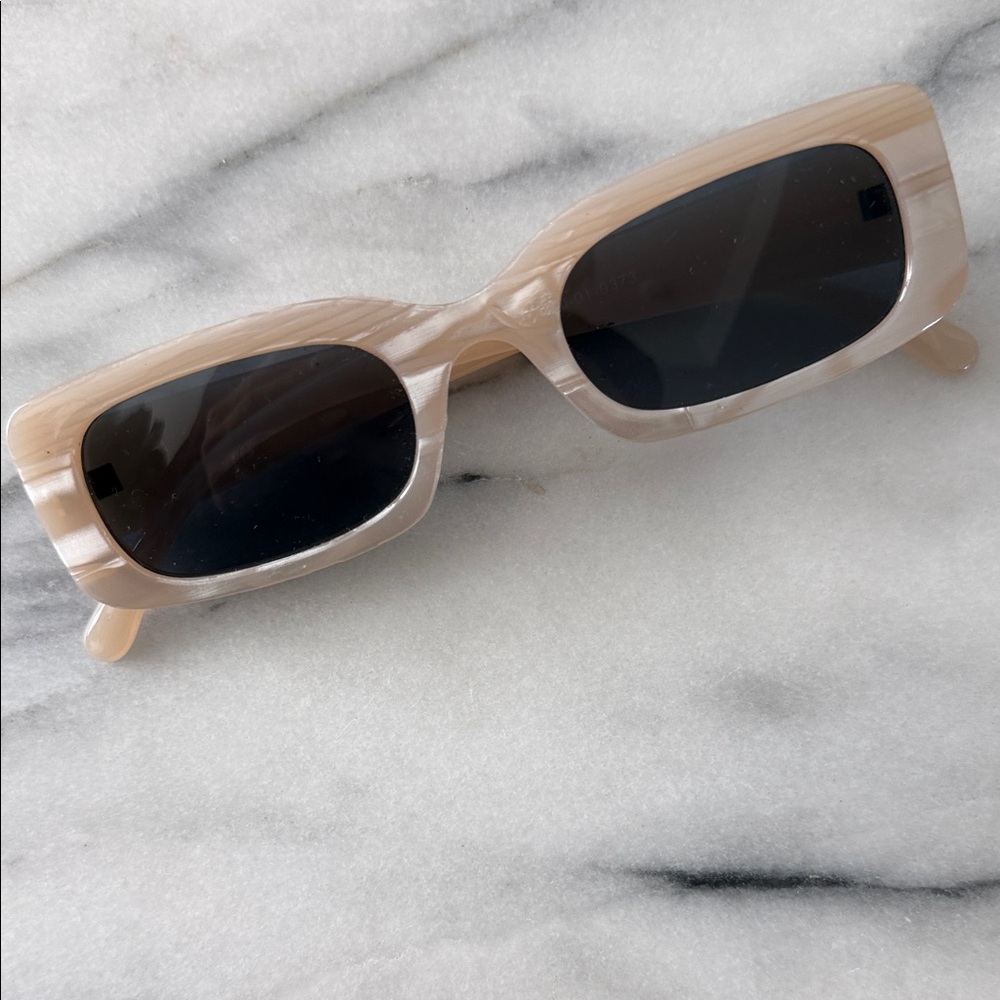 Stylish Rectangular Sunglasses Set - image 2